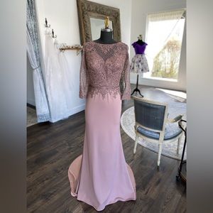 Dave and Johnny formal gown- stretch fabric with lace overlay- size 8